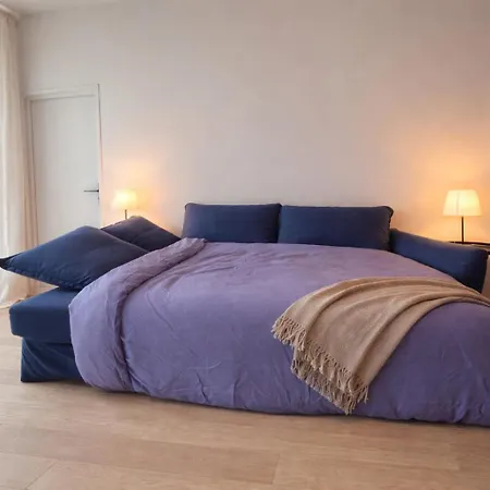 Central- Walk To Massena & Apartament *