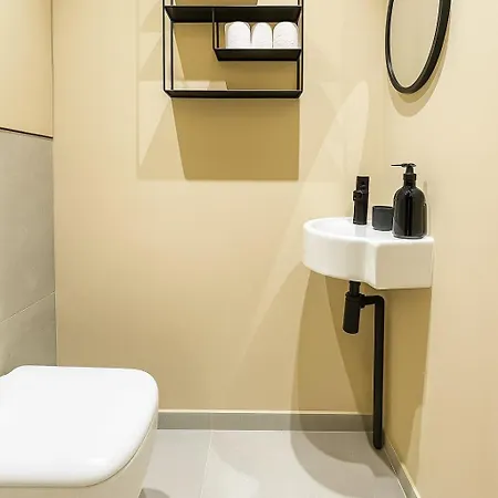 Central- Walk To Massena & Ницца