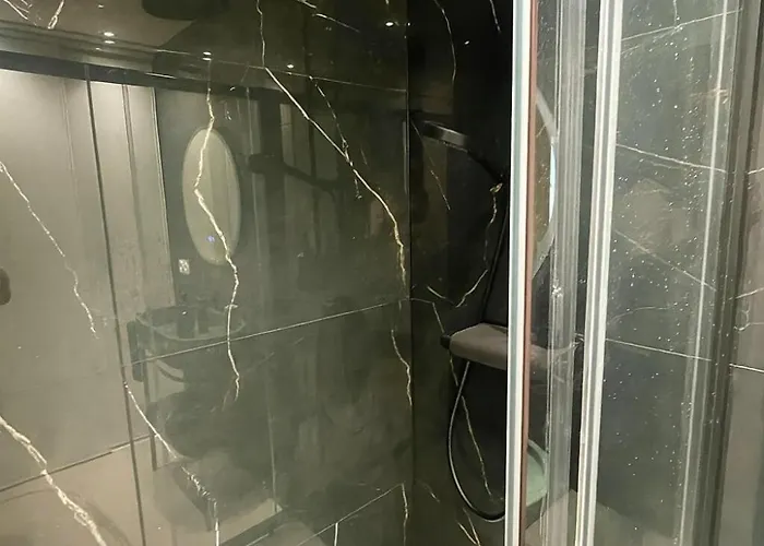 Central- Walk To Massena & Appartement *